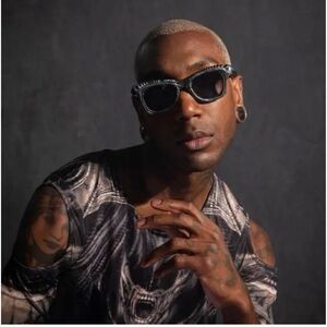 La Femme En Noir by Micheline Pitt Alien classic sunglasses